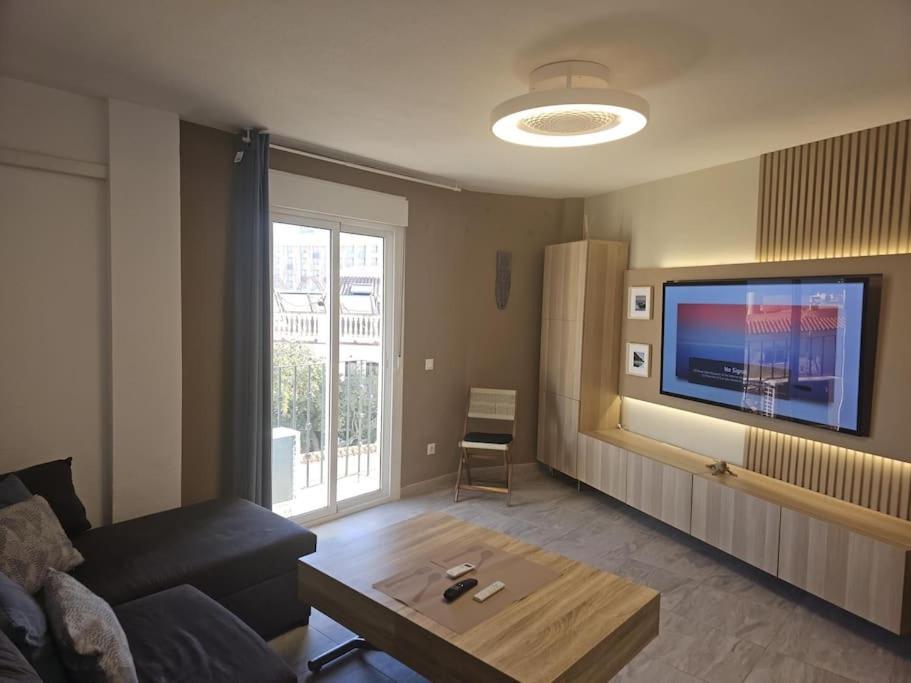 Lejlighed Symphony Sunrise, With Stunning Sea Views And Short Walk To The By Namaste Elite *