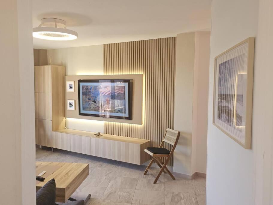 Lejlighed Symphony Sunrise, With Stunning Sea Views And Short Walk To The By Namaste Elite *