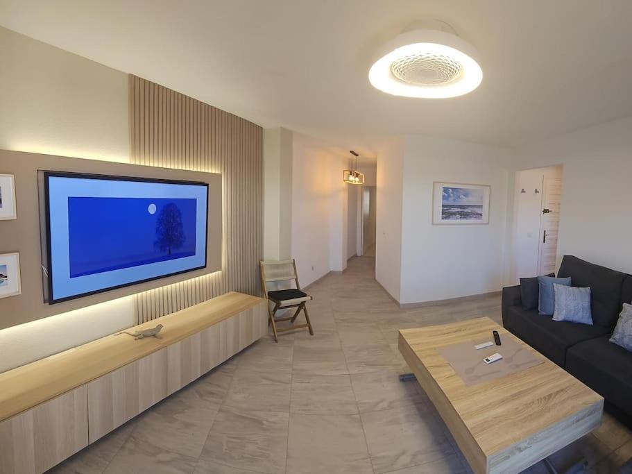 Symphony Sunrise, With Stunning Sea Views And Short Walk To The By Namaste Elite Lejlighed *