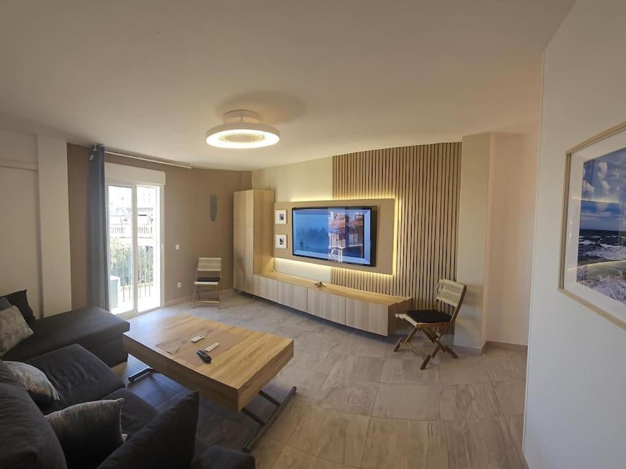 Symphony Sunrise, With Stunning Sea Views And Short Walk To The By Namaste Elite Torremolinos